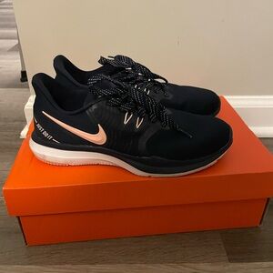 Women’s Nike in season tr8 running shoe